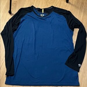 Mountain Hardwear Men’s Blue and Black Raglan  Long Sleeve Tee size L